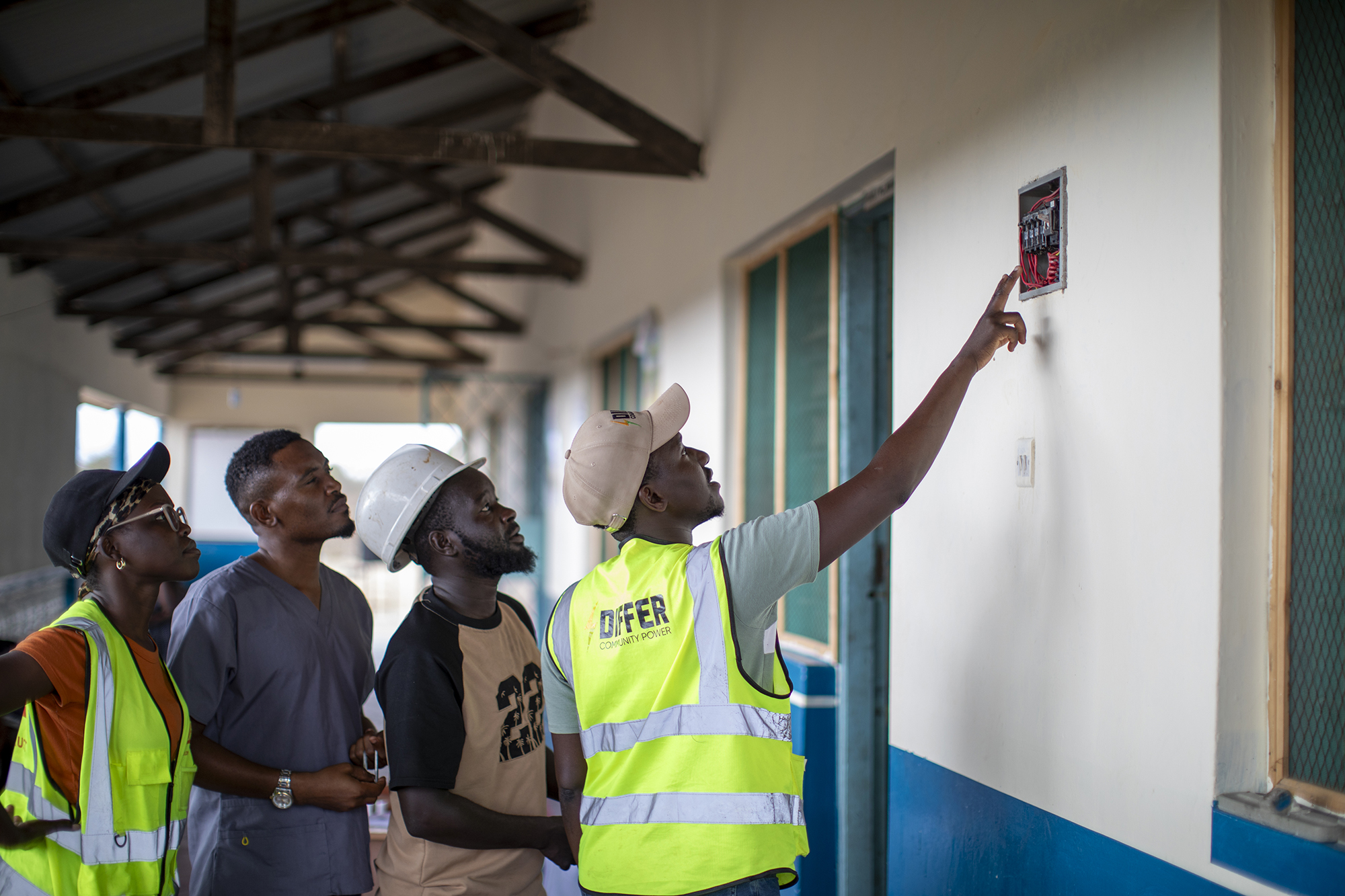 The Global Fund, through IEC, has stepped in to address these challenges by upgrading the dispensary’s power infrastructure. They are replacing the outdated system, installing new wiring, and ensuring that all electrical work meets IEC standards for safety and reliability. Additionally, the surrounding communities are playing a vital role in supporting and maintaining these improvements, helping to ensure the long-term functionality and sustainability of the upgraded system.